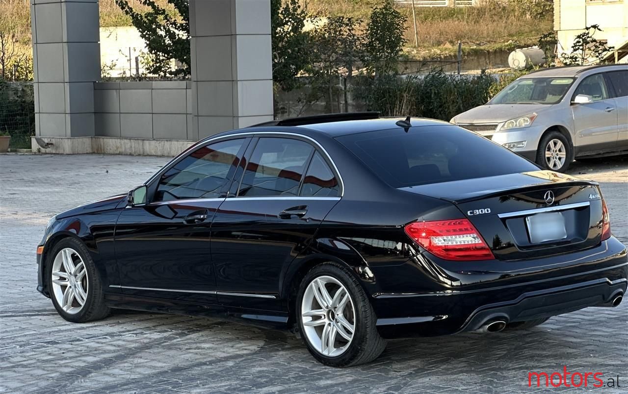 2012' Mercedes-Benz C 300 photo #6