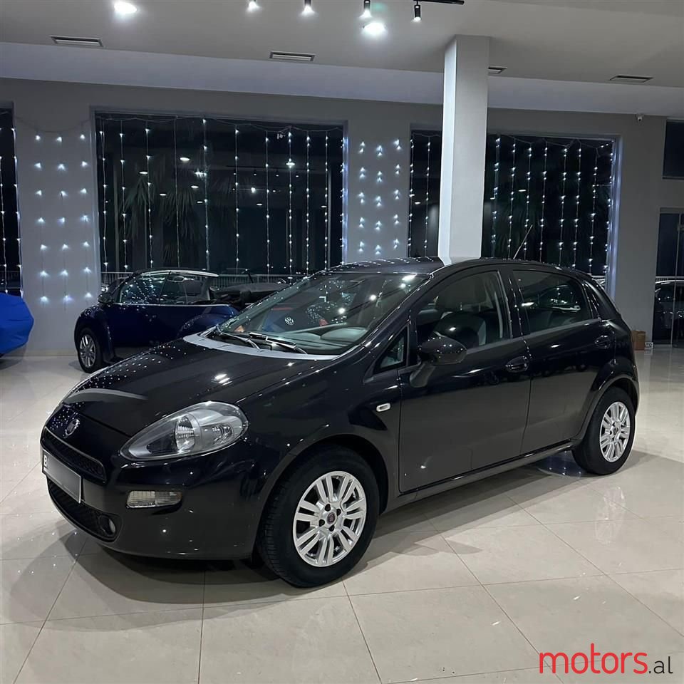 2013' Fiat Punto Evo photo #1