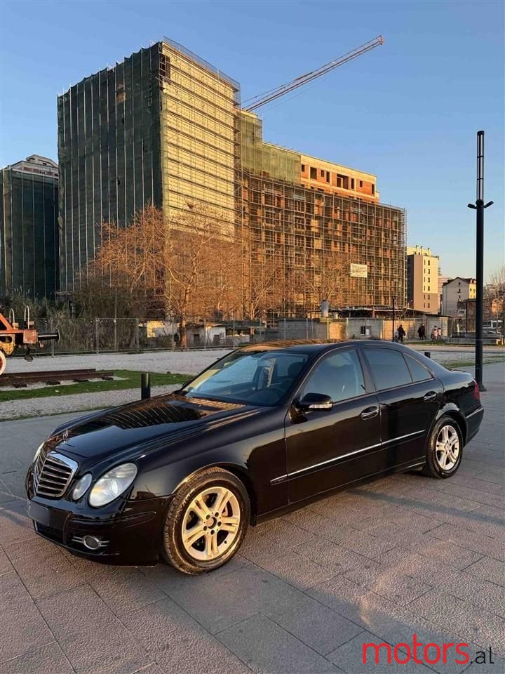 2008' Mercedes-Benz E 220 photo #1