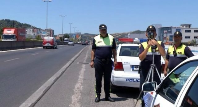 Policia Rrugore me ‘dorë të hekurt’: Procedohen 12 shoferë, pezullohen 78 leje drejtimi