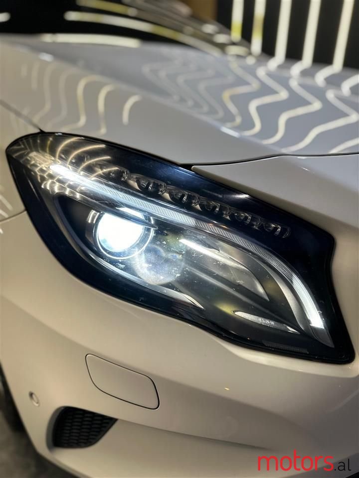 2014' Mercedes-Benz GLA 200 photo #3