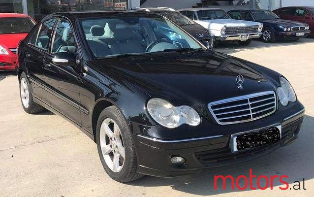 2005' Mercedes-Benz C-Class photo #2