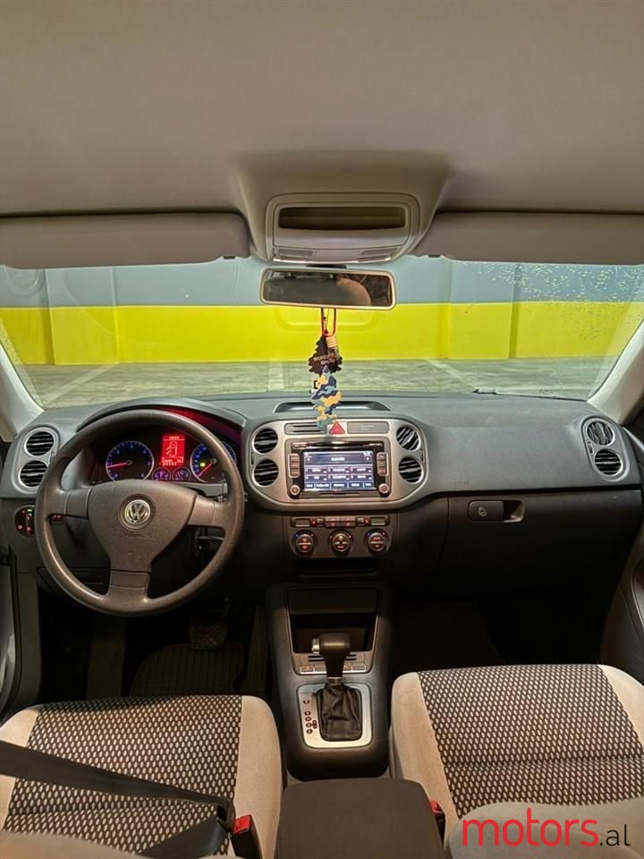 2009' Volkswagen Tiguan photo #6