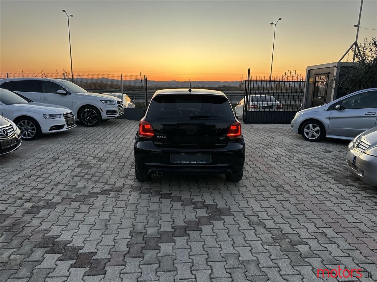 2013' Volkswagen Polo photo #5