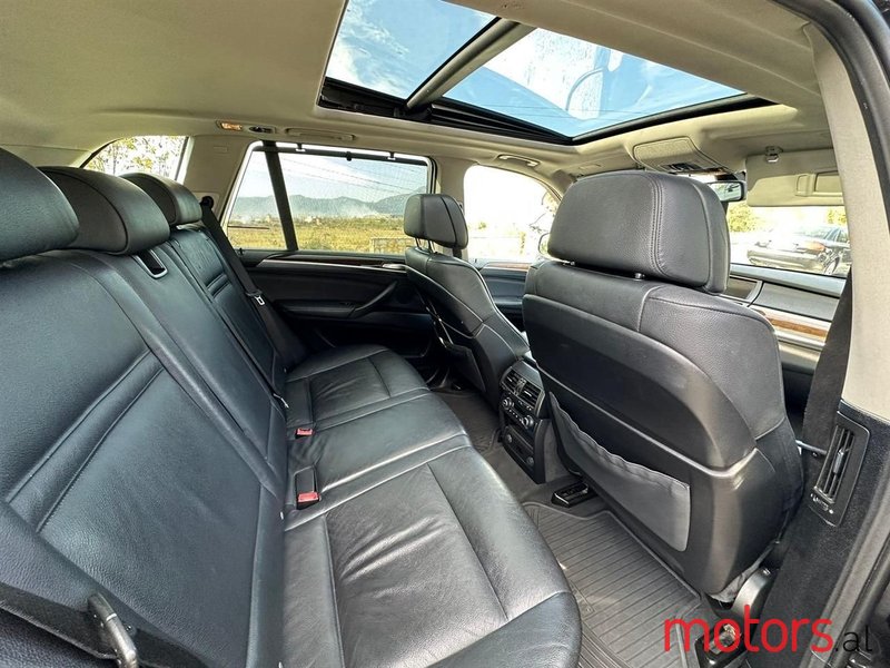 2011' BMW X5 photo #2