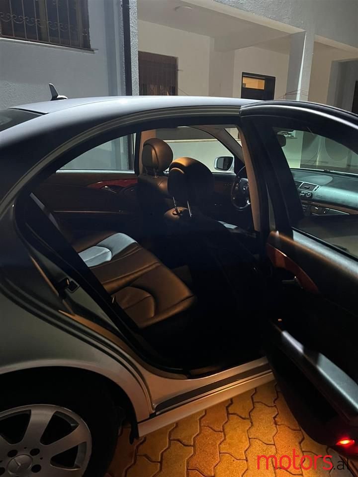 2007' Mercedes-Benz E 220 photo #6