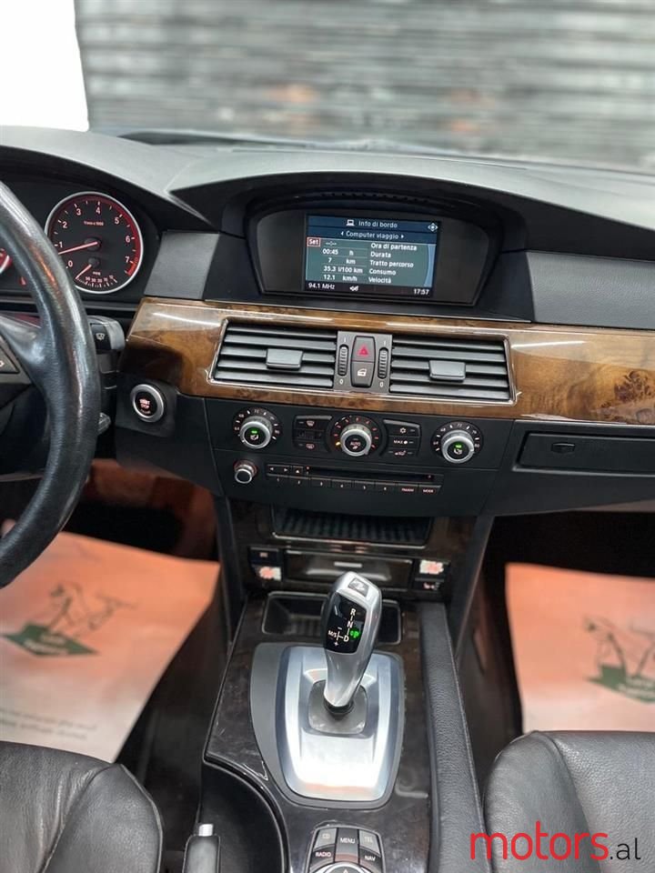 2010' BMW 528 photo #6