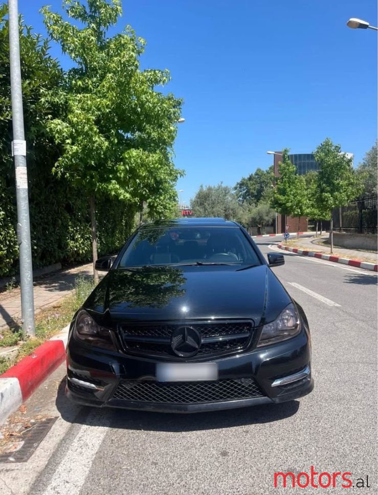 2012' Mercedes-Benz C 300 photo #6