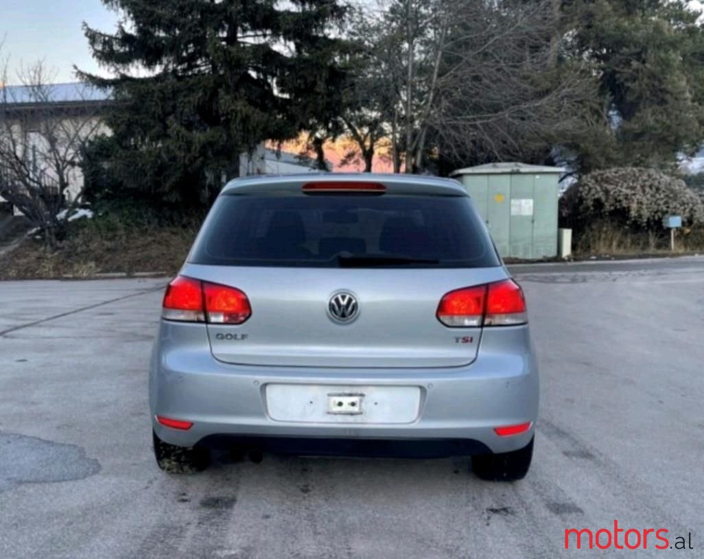 2009' Volkswagen Golf photo #3