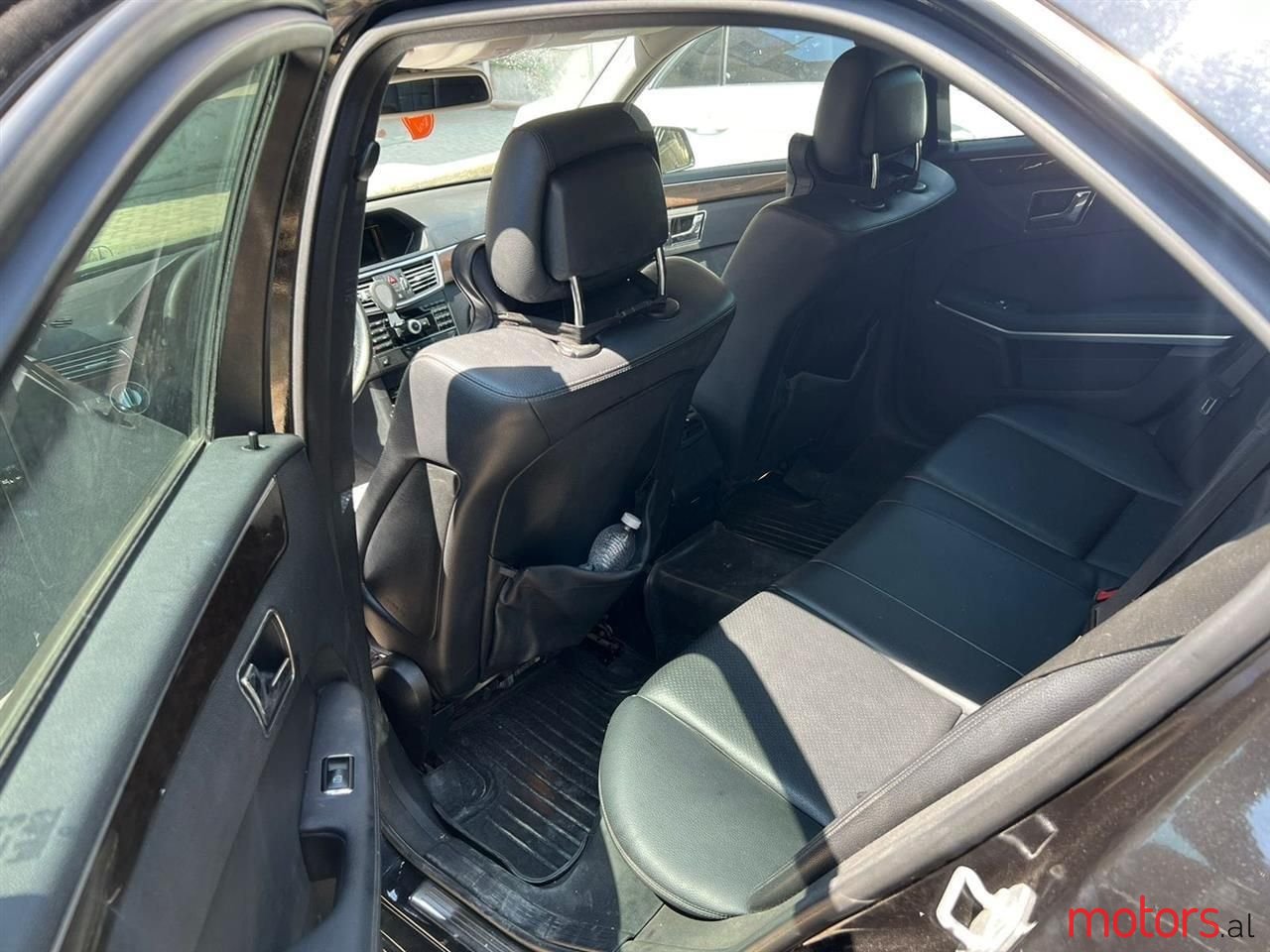 2009' Mercedes-Benz E 220 photo #3