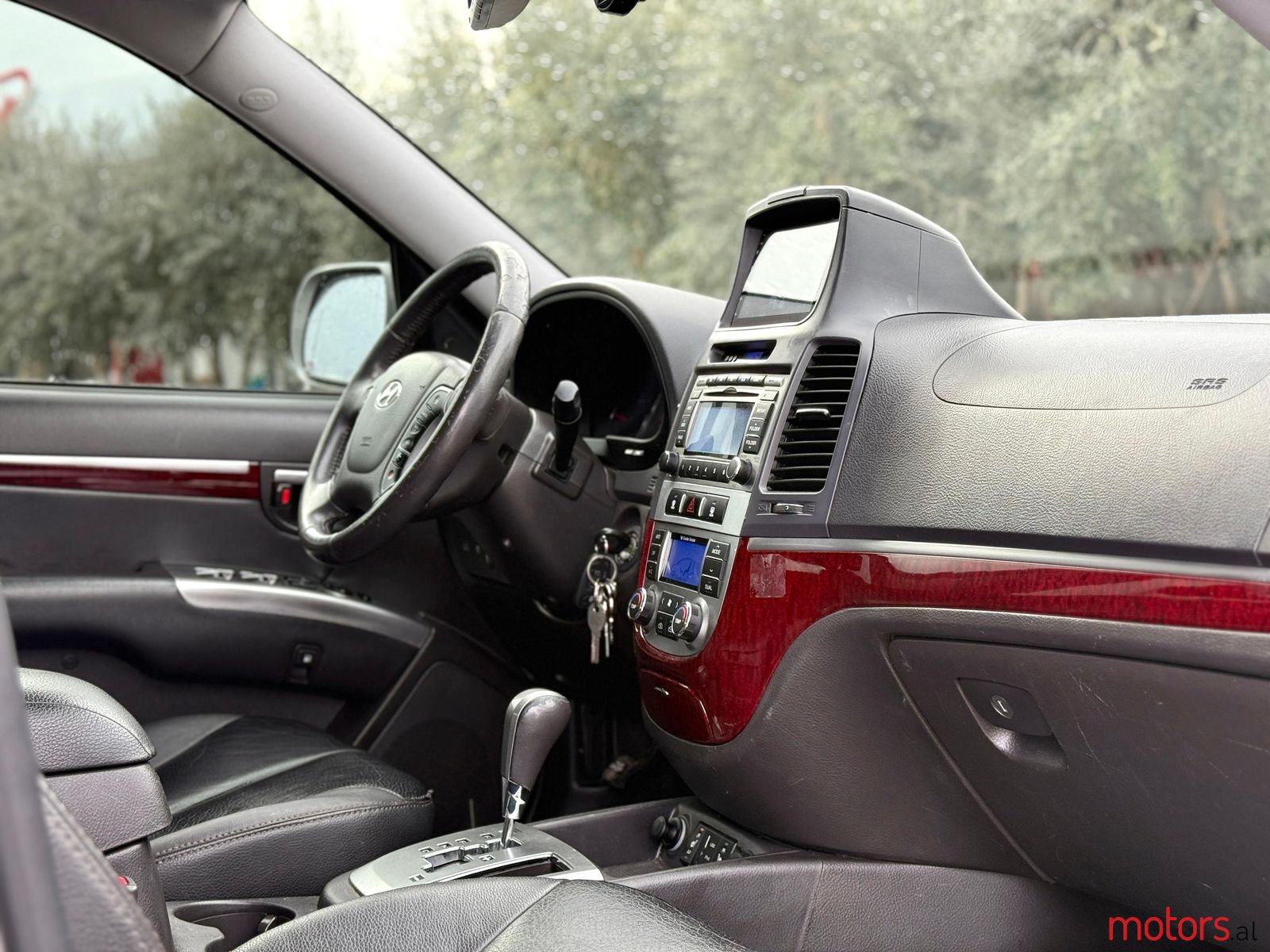 2012' Hyundai Santa Fe photo #5