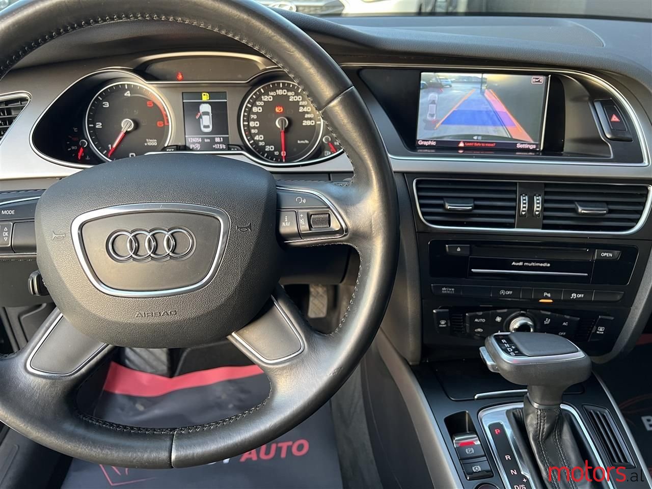 2013' Audi A4 photo #2