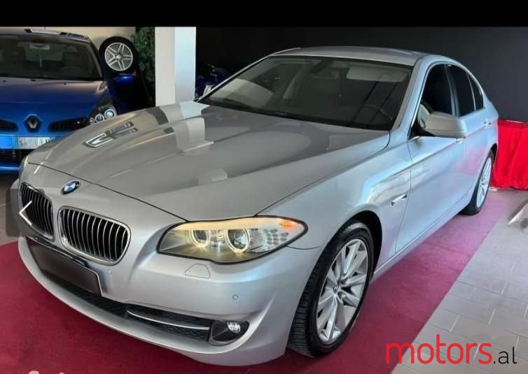 2013' BMW 520 photo #1