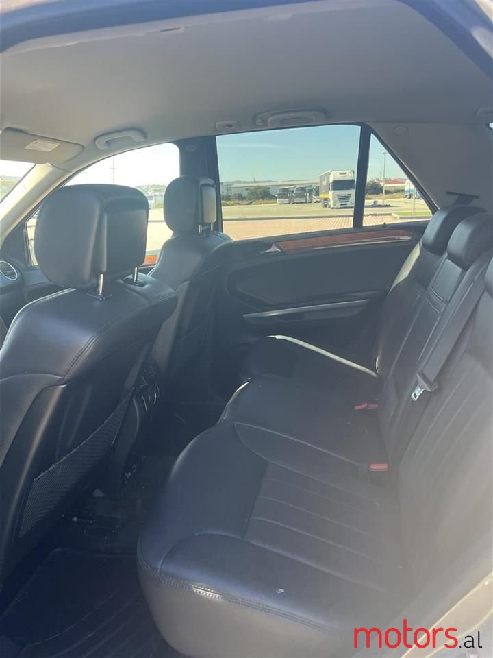 2006' Mercedes-Benz ML 320 photo #5