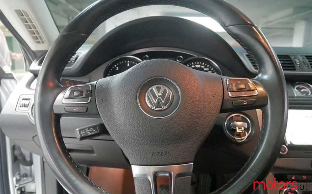 2013' Volkswagen photo #5