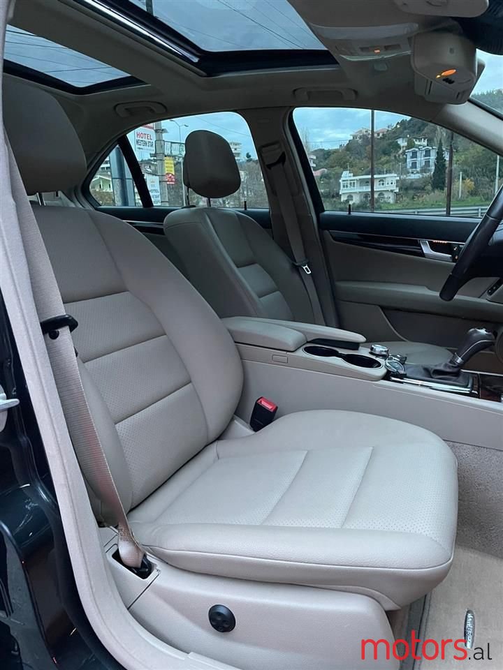 2012' Mercedes-Benz C 300 photo #6