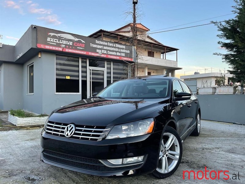 2012' Volkswagen Passat photo #1