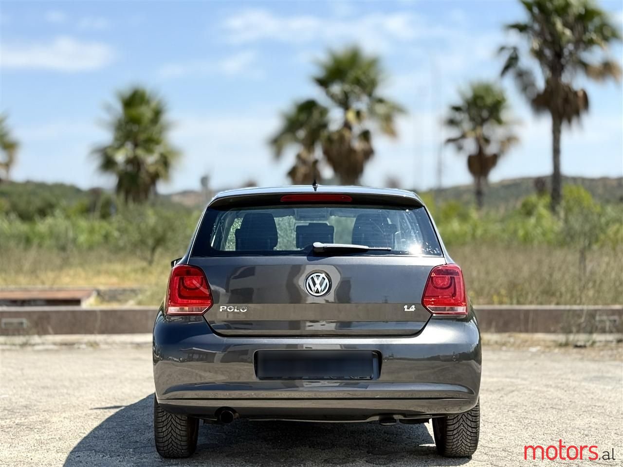 2011' Volkswagen Polo photo #6