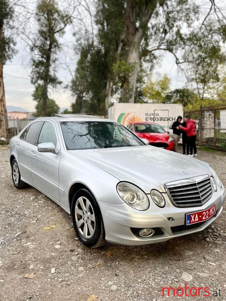 2008' Mercedes-Benz E 220 photo #2