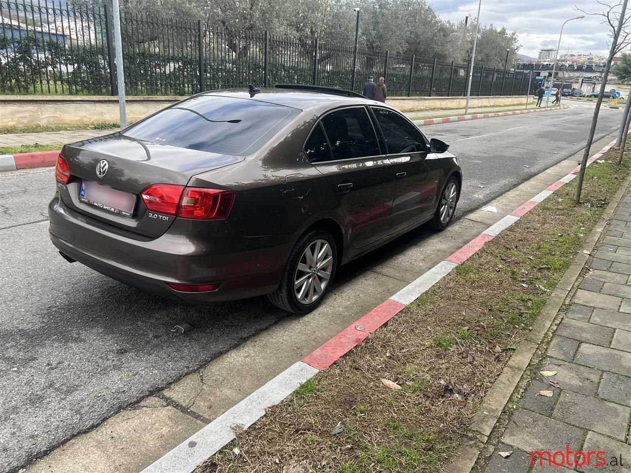 2014' Volkswagen Jetta photo #3