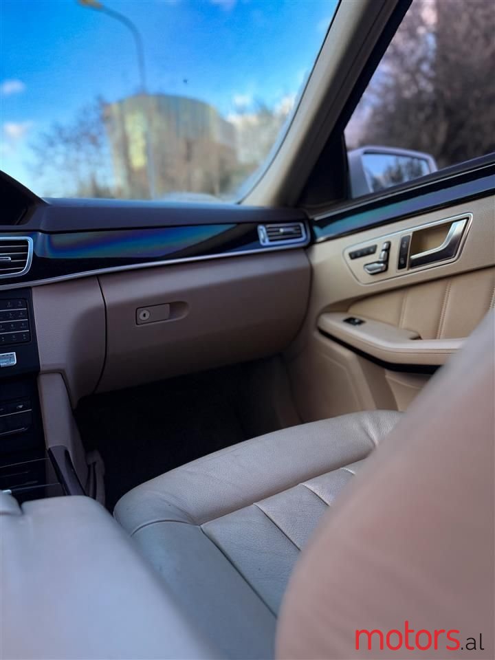 2015' Mercedes-Benz E 220 photo #3