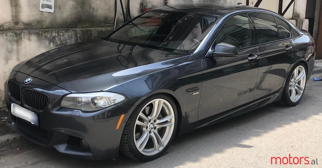 2011' BMW 550 photo #6