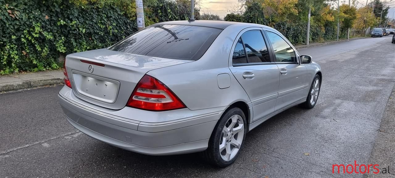 2004' Mercedes-Benz C 220 photo #3
