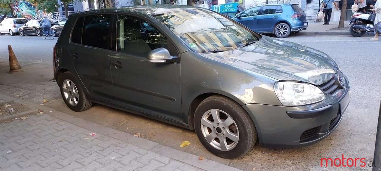 2005' Volkswagen Golf photo #2