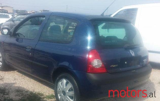 2002' Renault Clio photo #1