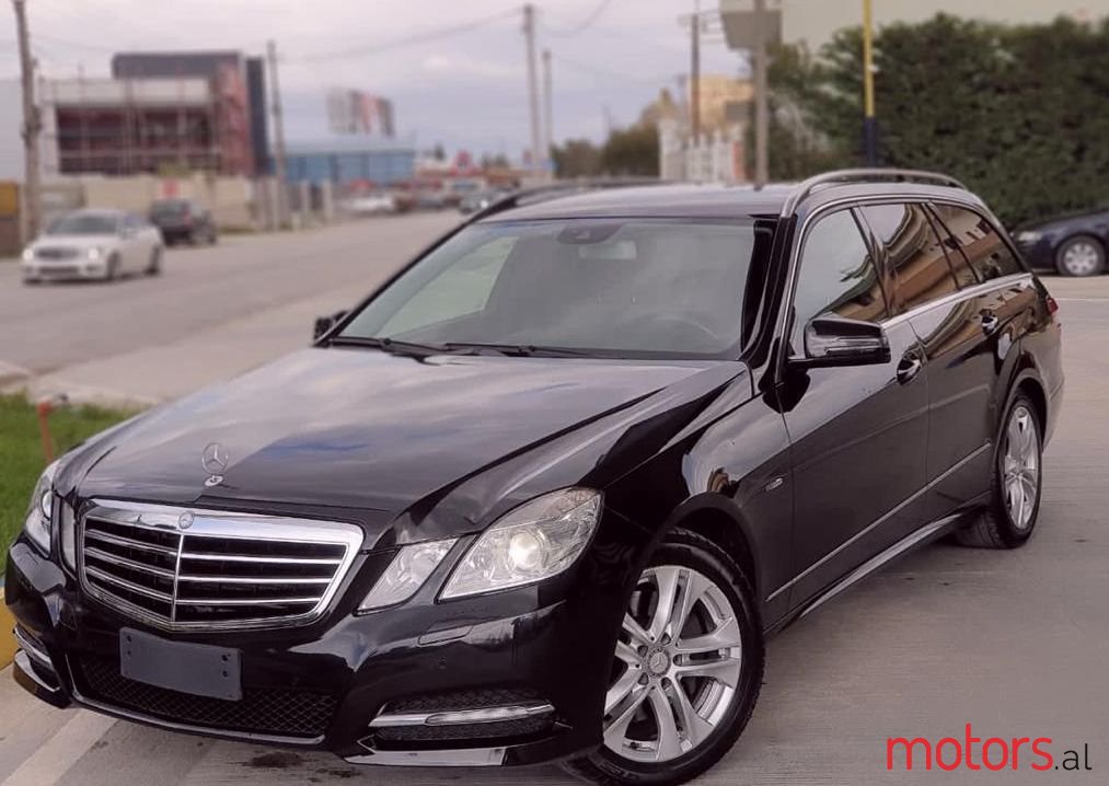 2011' Mercedes-Benz E 350 photo #1