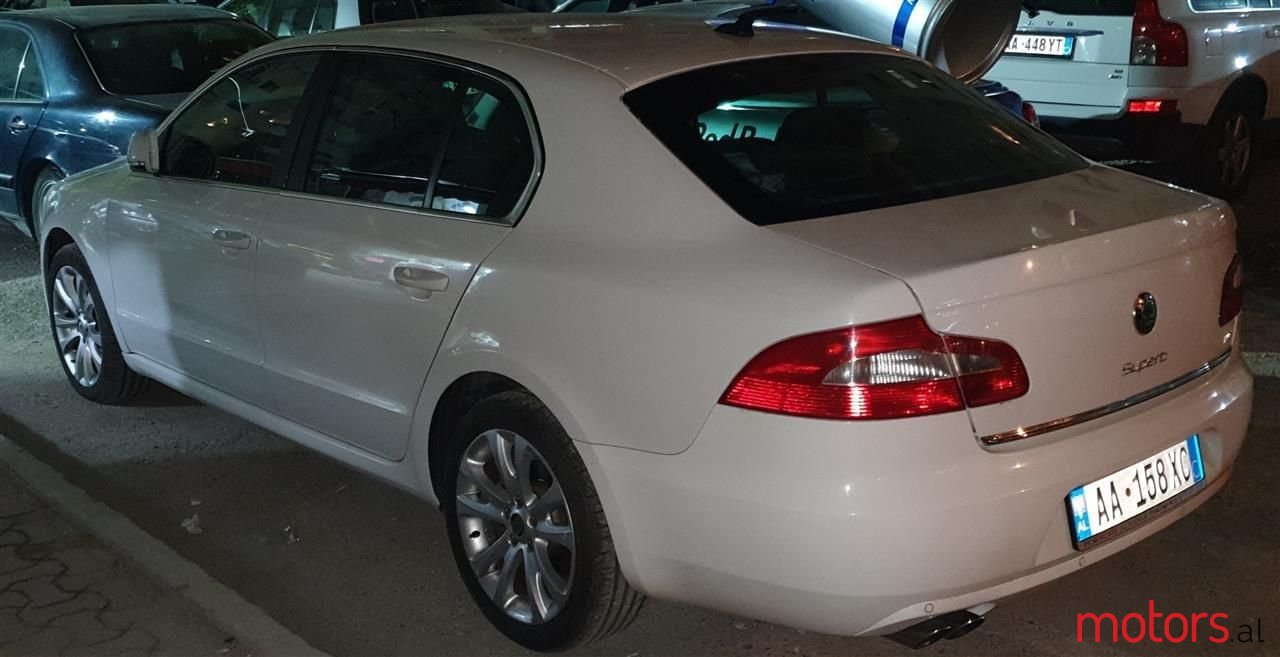 2012' Skoda Superb photo #2