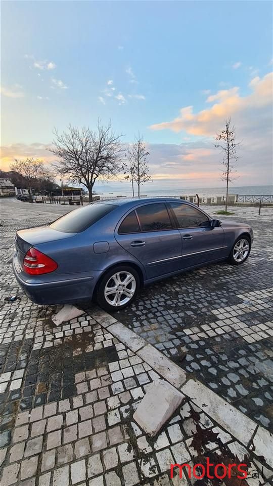 2005' Mercedes-Benz E 220 photo #6