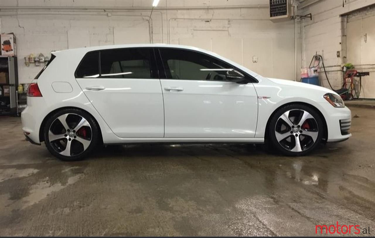 2016' Volkswagen Golf photo #2