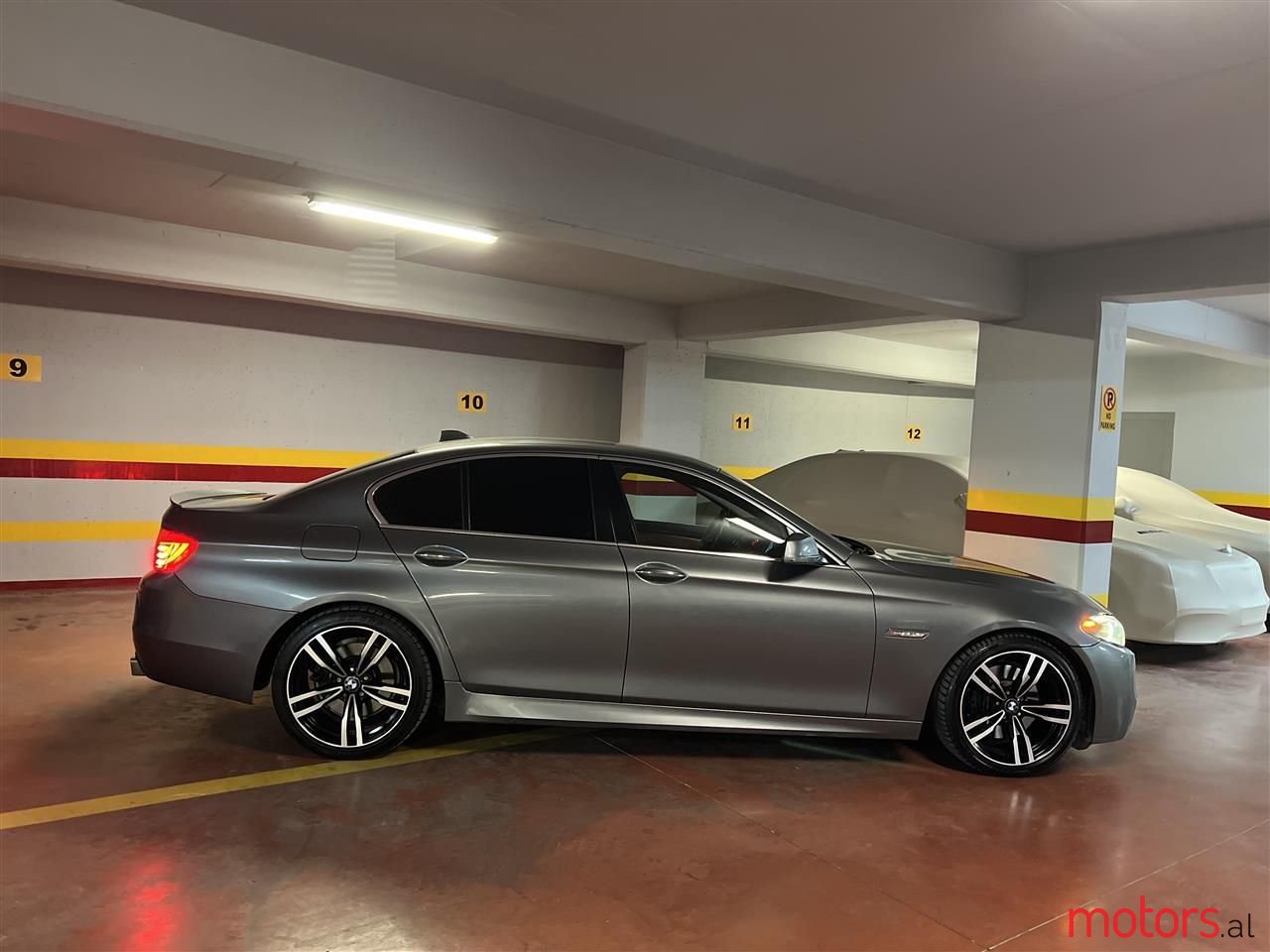 2010' BMW 530 photo #6