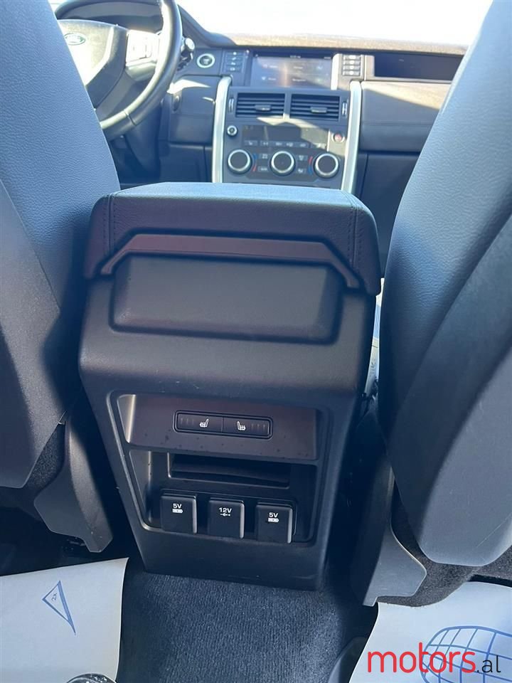 2017' Land Rover Discovery Sport photo #3