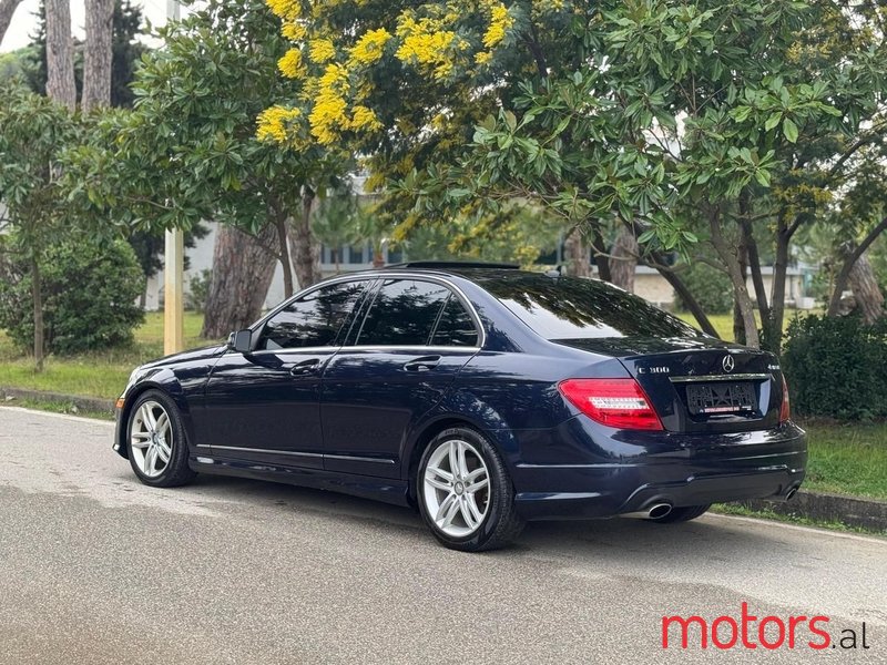 2013' Mercedes-Benz C 300 photo #2