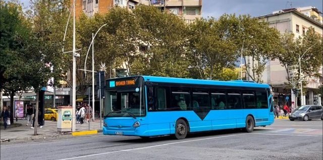 Vetëm me autobusë, shqiptarët ndër banorët që përdorin më shumë transportin publik në Europë