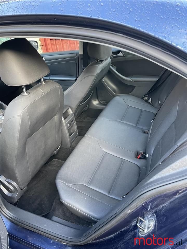 2012' Volkswagen Jetta photo #5