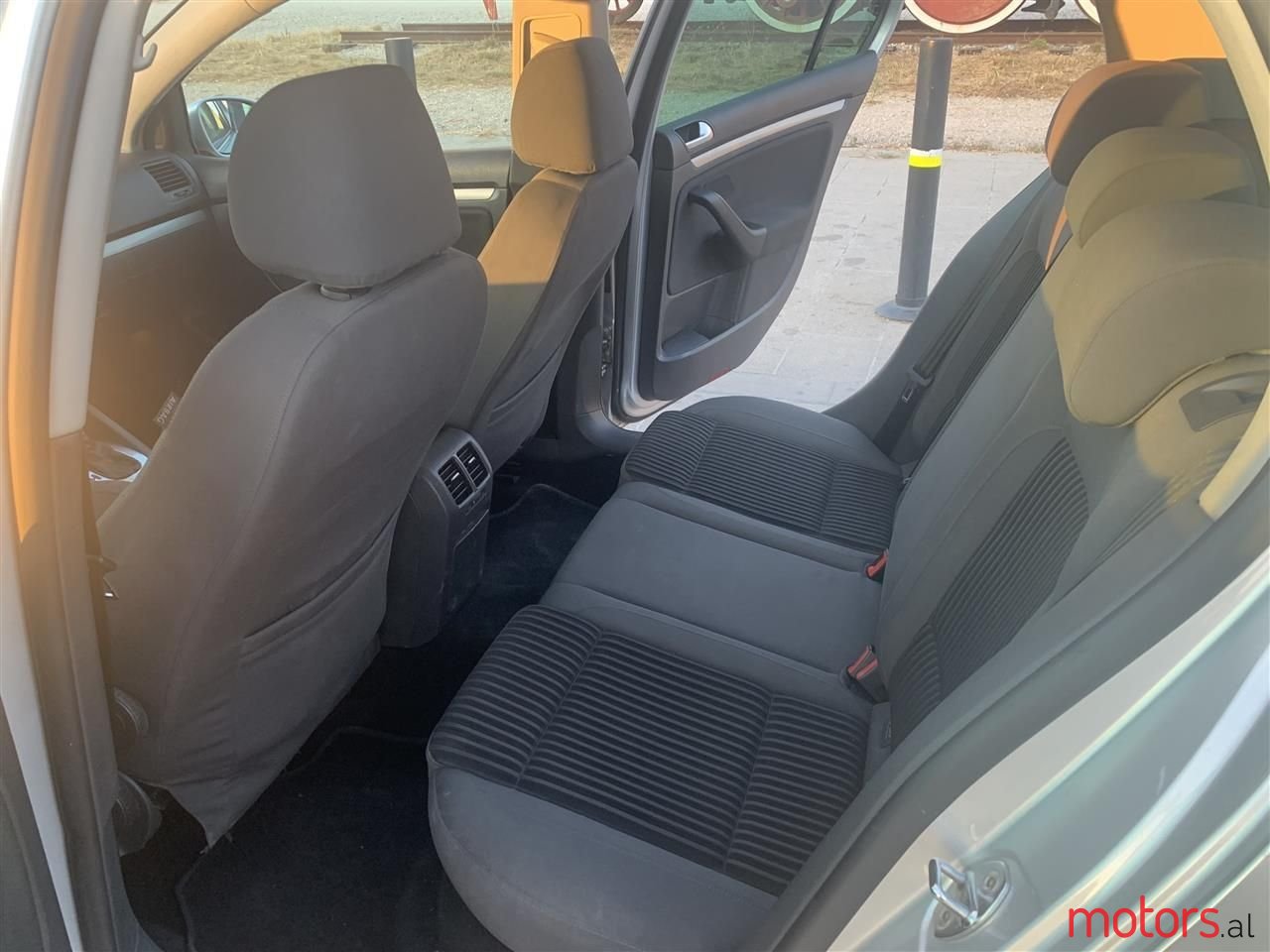 2007' Volkswagen Golf photo #3