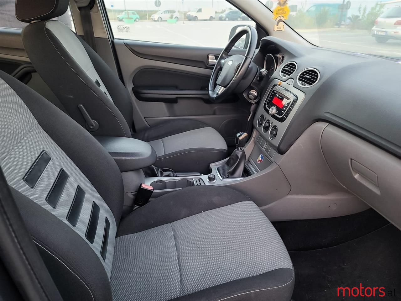 2009' Ford Focus photo #4