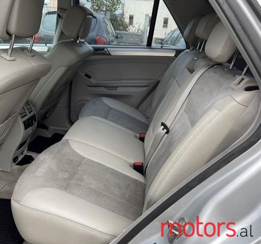 2005' Mercedes-Benz ML 320 photo #4