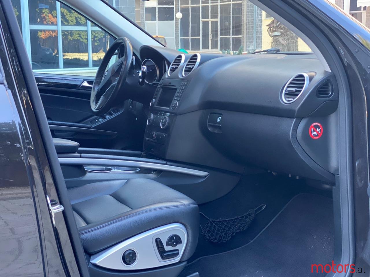 2009' Mercedes-Benz ML 320 photo #6