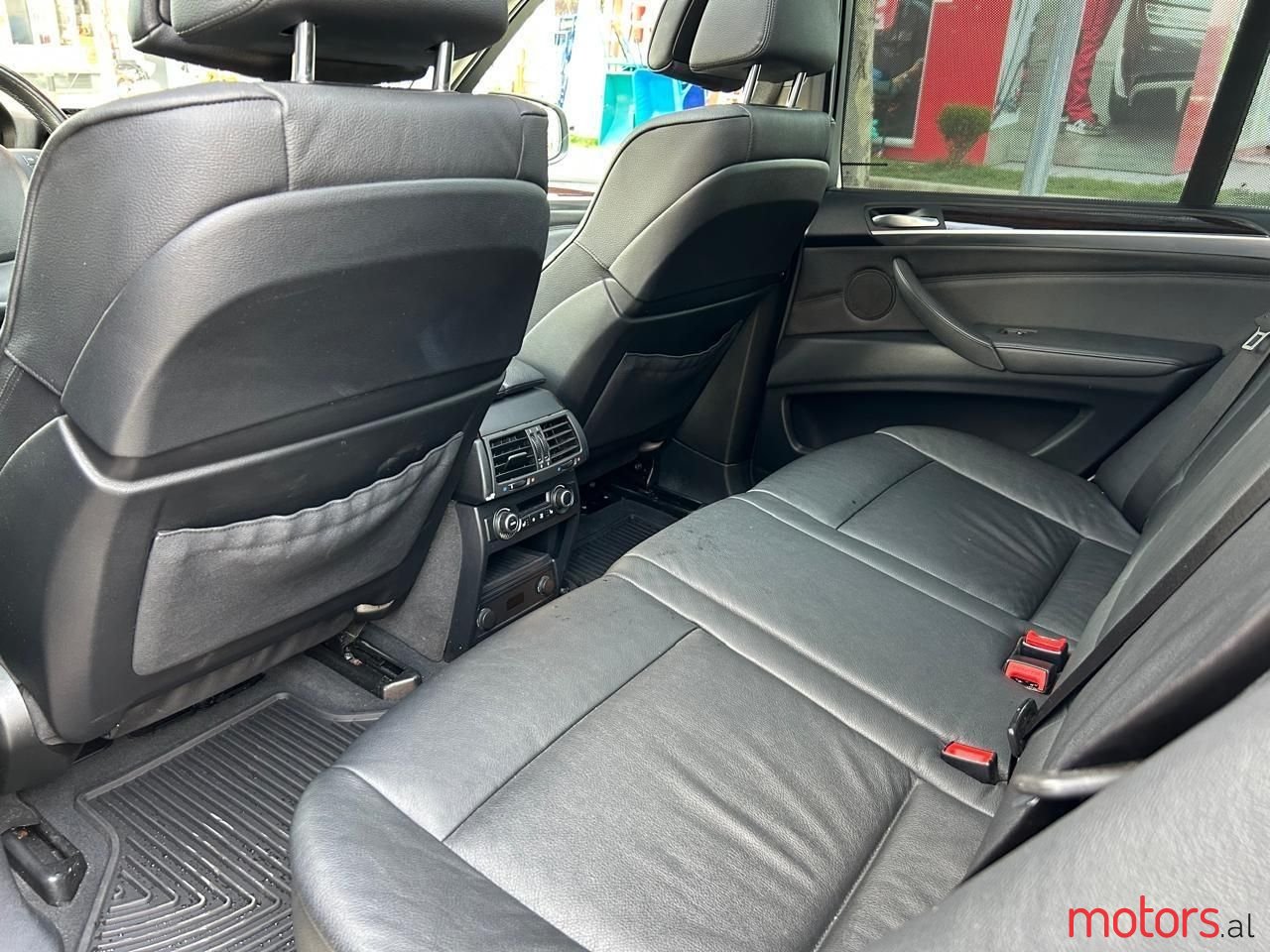 2011' BMW X5 photo #2