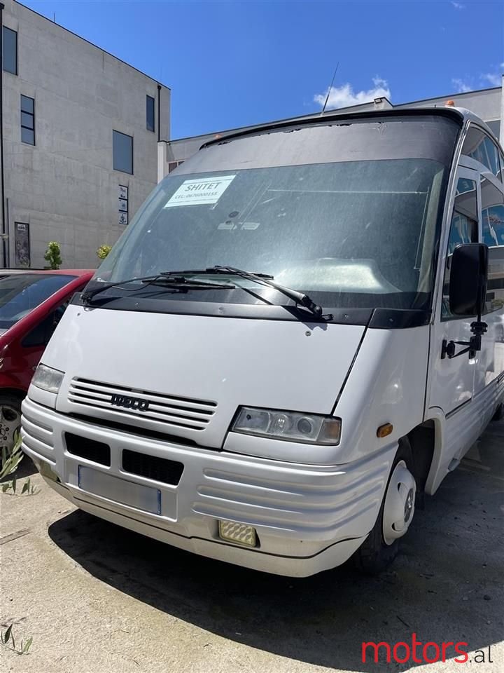 2000' Isuzu photo #2