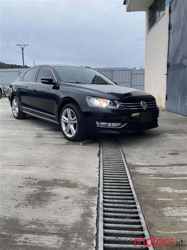 2013' Volkswagen Passat photo #4