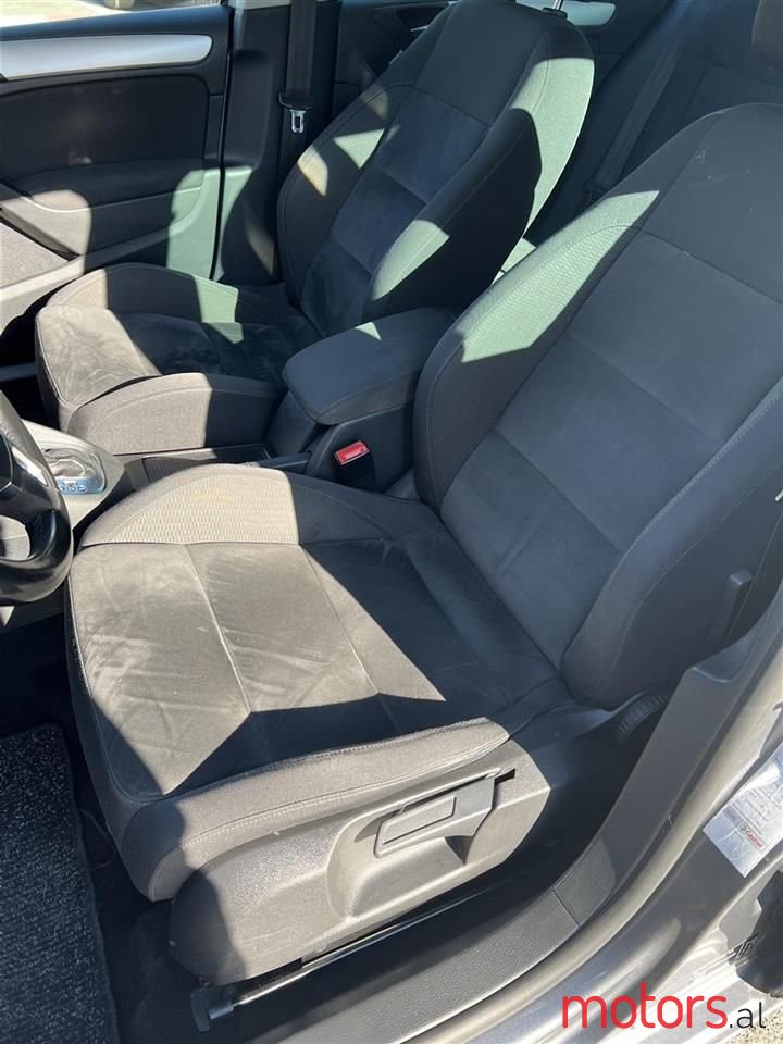 2010' Volkswagen Golf photo #4