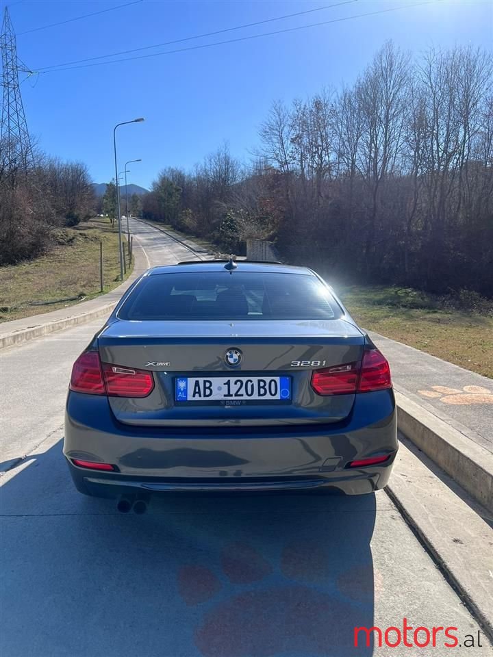 2014' BMW 328 photo #6