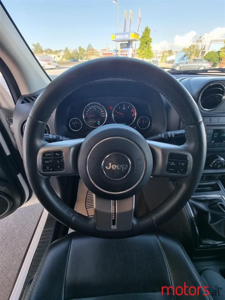 2013' Jeep Compass photo #6