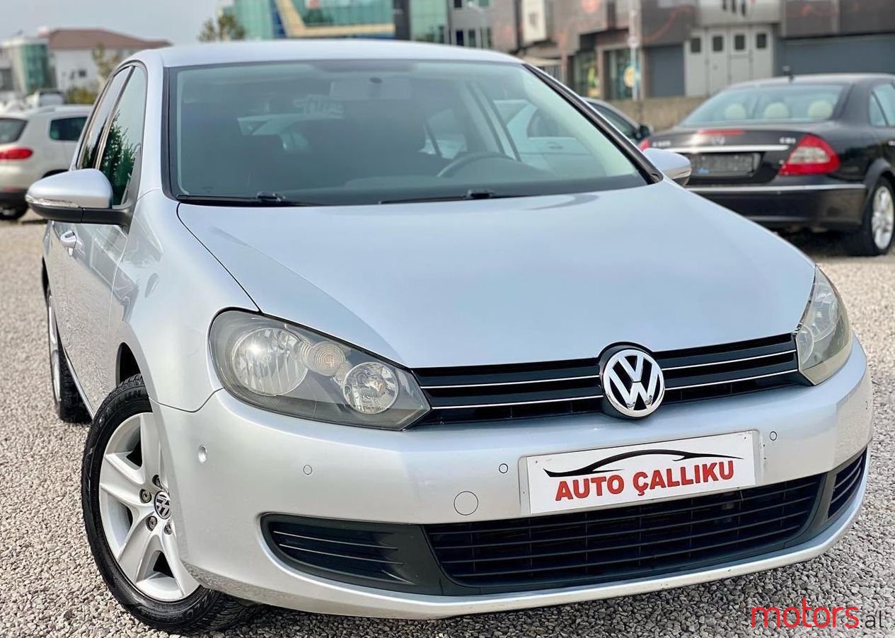 2009' Volkswagen Golf photo #1