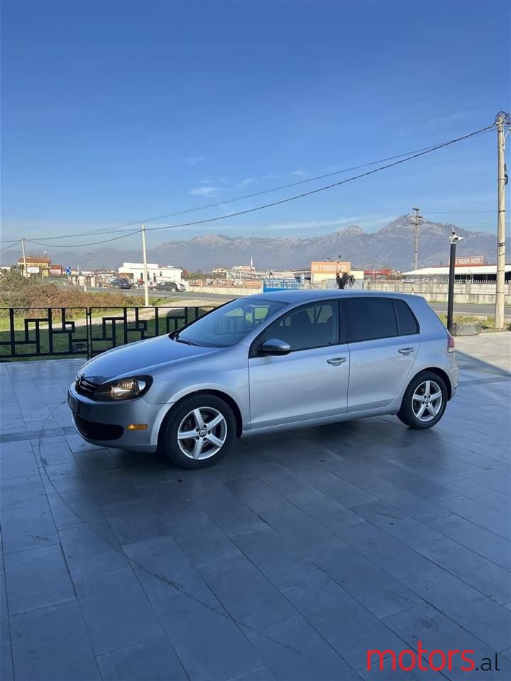 2010' Volkswagen Golf photo #1